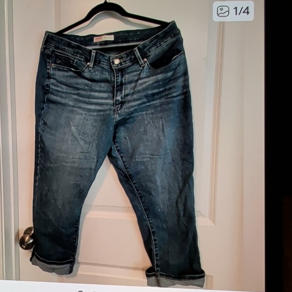 Signature by Levi Strauss Mid Rise Capri Size 14